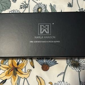 Karla Hanson Fine Leather Touch Screen Gloves❤️